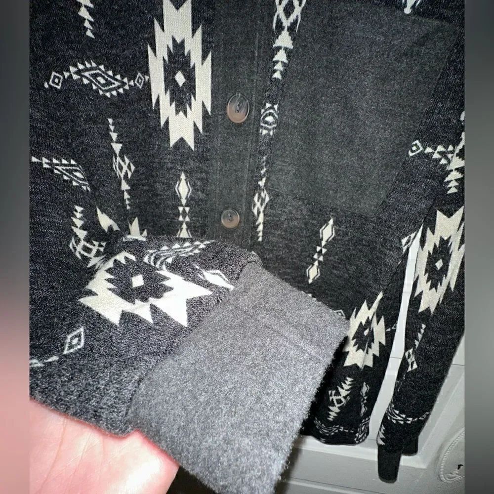 Aztec Shacket Size Small - Picture 6 of 10